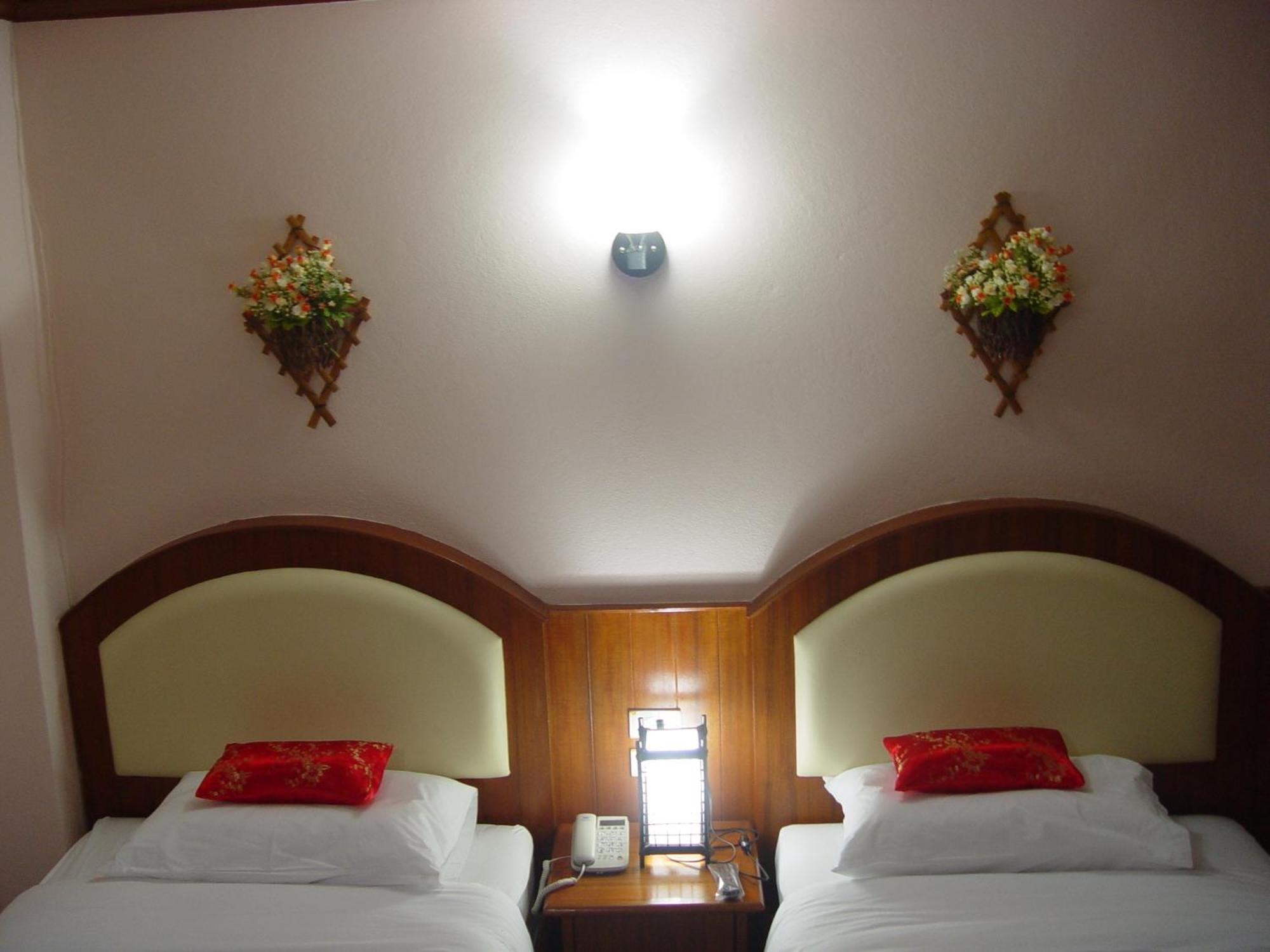Hotel Baan Rom Mai Mae Hong Son Esterno foto