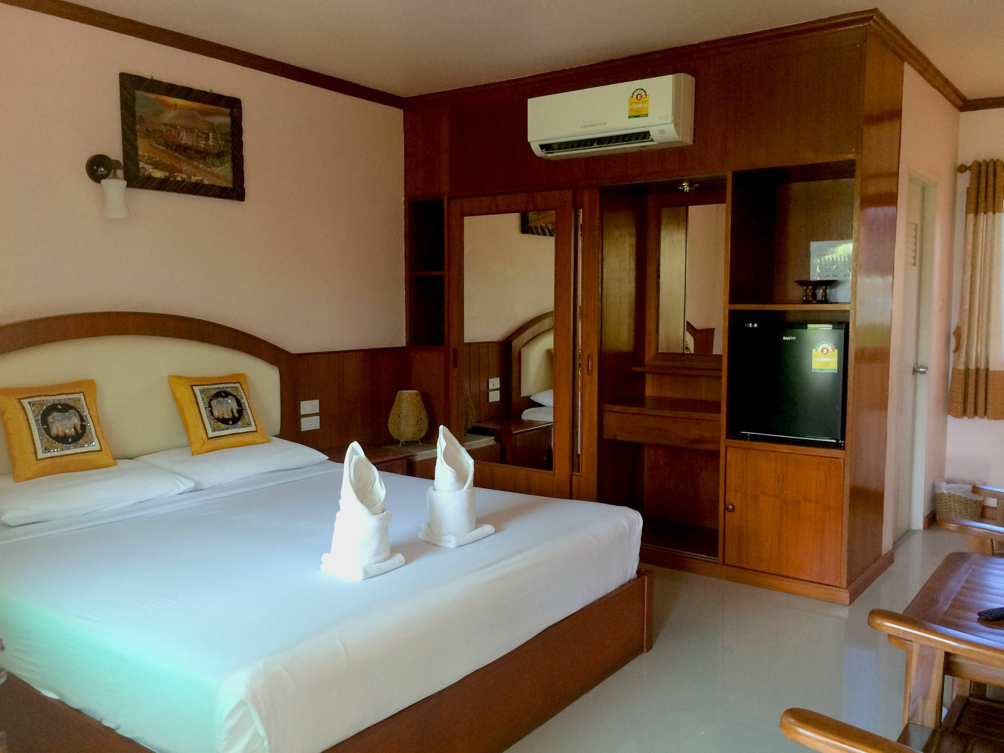 Hotel Baan Rom Mai Mae Hong Son Esterno foto